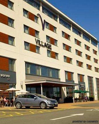 Hotel Village Swansea